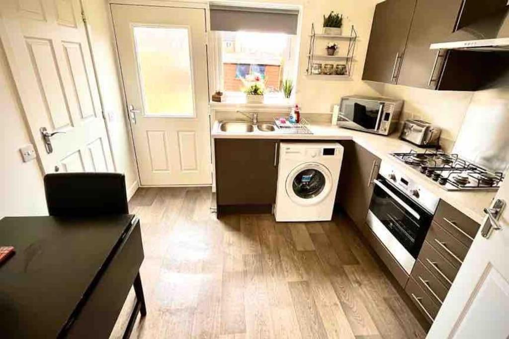 キンロスLoch Leven Getaway - 2 Bed Houseアパートメント エクステリア 写真