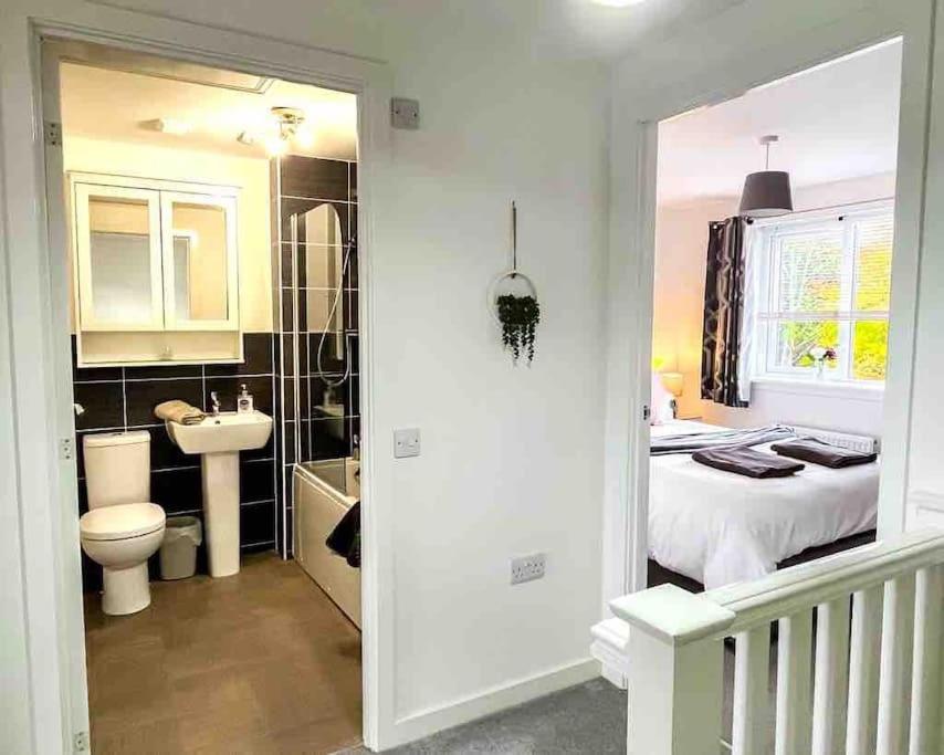 キンロスLoch Leven Getaway - 2 Bed Houseアパートメント エクステリア 写真